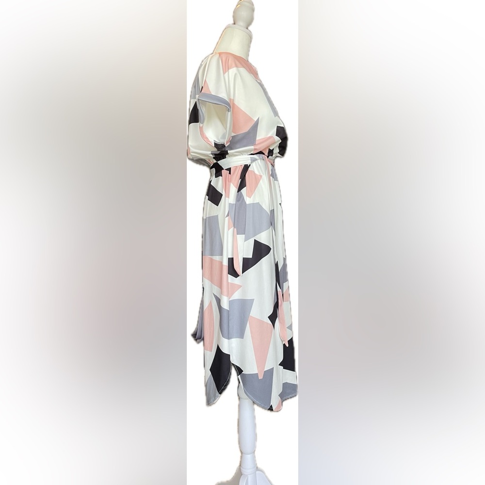 Abstract Patterned Midi Dress - Picture 3 of 5